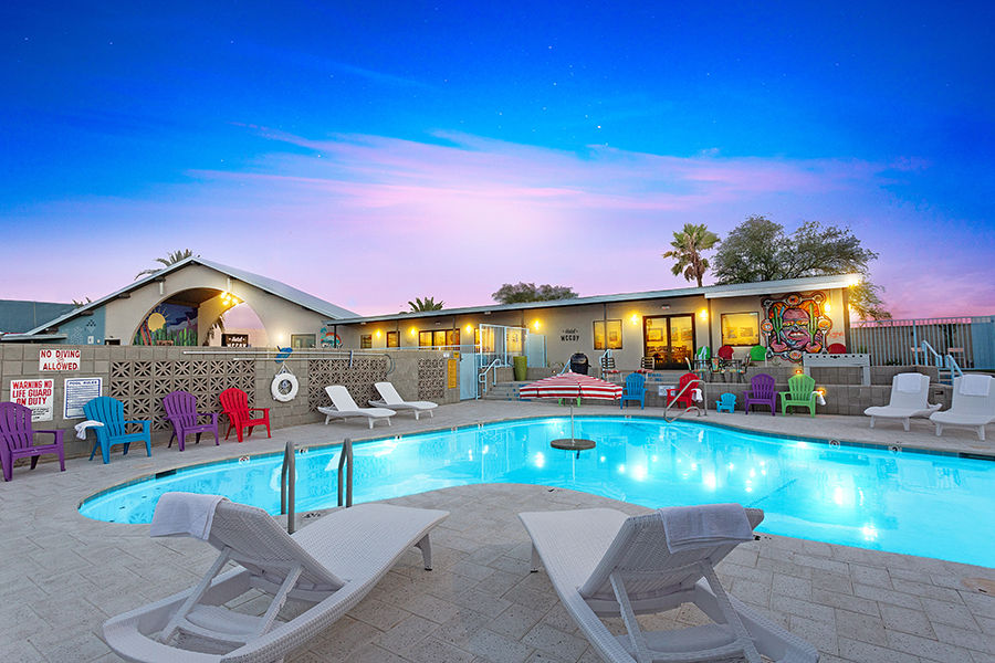 Hotel McCoy Pool (LE)